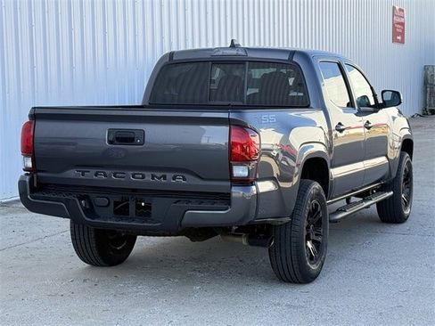 Used 2022 Toyota Tacoma SR w/ SR Convenience Package image 4