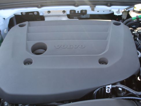 Used 2026 Volvo XC40 B5 Plus w/ Protection Package Premier AWD/4WD image 51