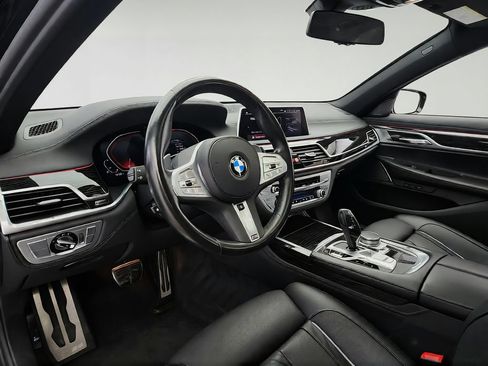 Used 2022 BMW 740i xDrive w/ M Sport Package AWD/4WD image 10
