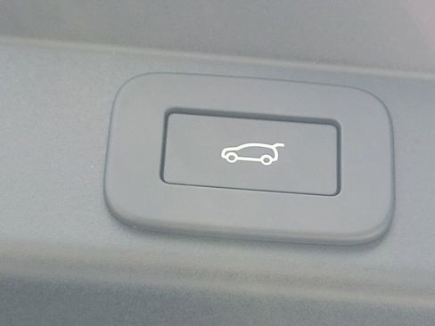 New 2026 Land Rover Range Rover Sport SE image 12