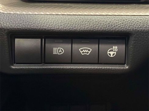 Used 2025 Toyota Prius XLE image 20