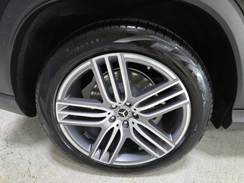 Certified 2025 Mercedes-Benz GLS 450 4MATIC image 9