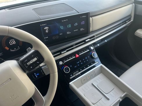 Used 2025 Hyundai Santa Fe SEL image 21