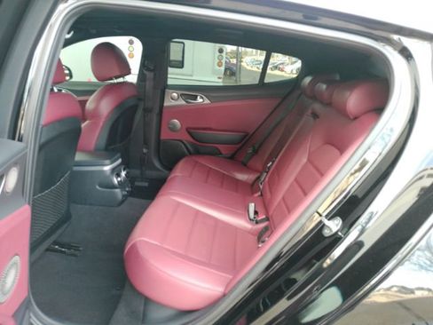 Used 2018 Kia Stinger GT2 image 17