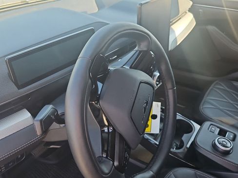 Certified 2021 Ford Mustang Mach-E Select w/ Comfort/Appearance Package image 2