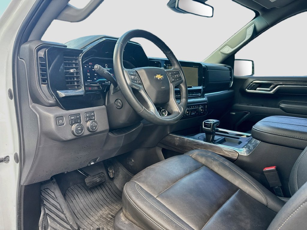 Used 2024 Chevrolet Silverado 1500 LTZ AWD/4WD image 10