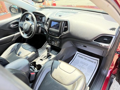 Used 2019 Jeep Cherokee Latitude Plus w/ Comfort/Convenience Group image 45