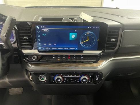 Used 2023 Chevrolet Silverado 1500 LT AWD/4WD image 16