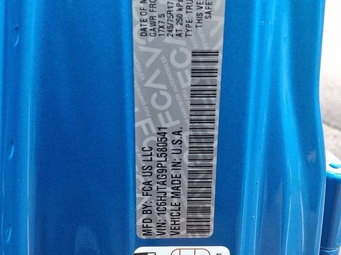 Certified 2023 Jeep Gladiator Sport image 26