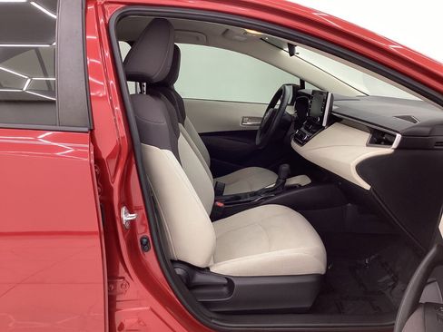 Used 2021 Toyota Corolla LE FWD image 15