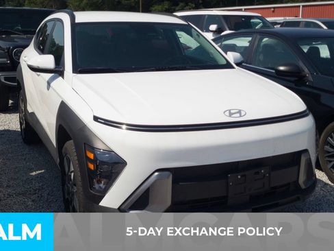 Used 2025 Hyundai Kona SEL AWD/4WD image 3