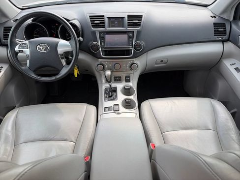 Used 2013 Toyota Highlander SE AWD/4WD image 12