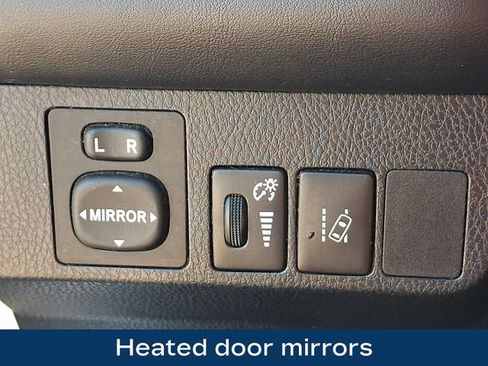Used 2017 Toyota RAV4 XLE AWD/4WD image 9