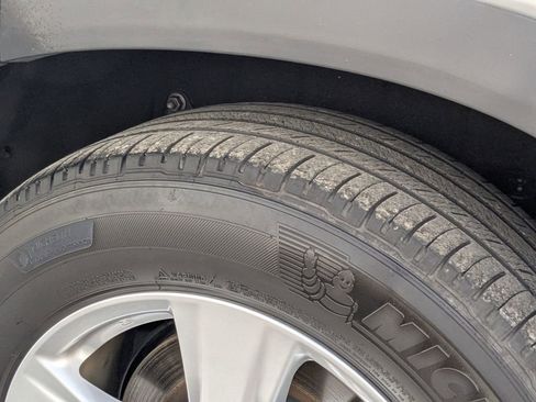 Used 2024 Toyota Highlander LE image 30