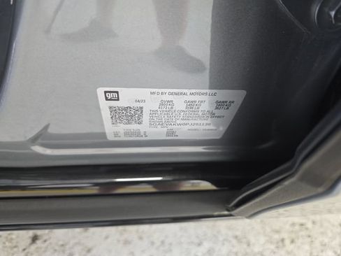 Used 2023 Buick Enclave Essence AWD/4WD image 15