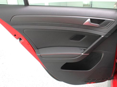 Used 2021 Volkswagen GTI SE FWD image 40