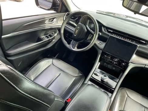 Used 2023 Jeep Grand Cherokee L Limited AWD/4WD image 23