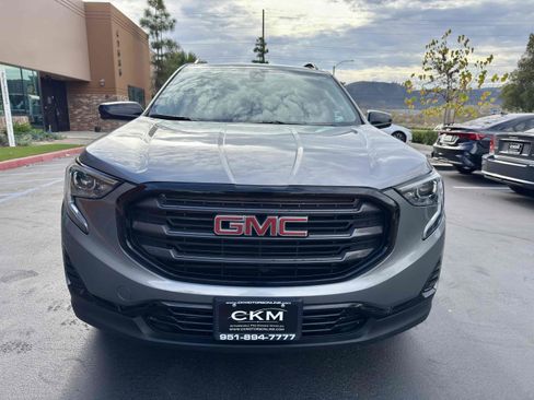 Used 2020 GMC Terrain SLE w/ Elevation Edition image 6