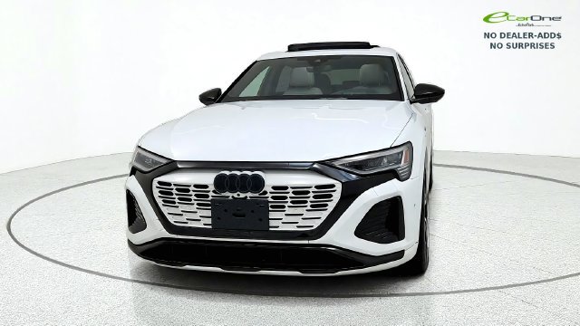 Used 2024 Audi Q8 e-tron Prestige AWD/4WD image 2