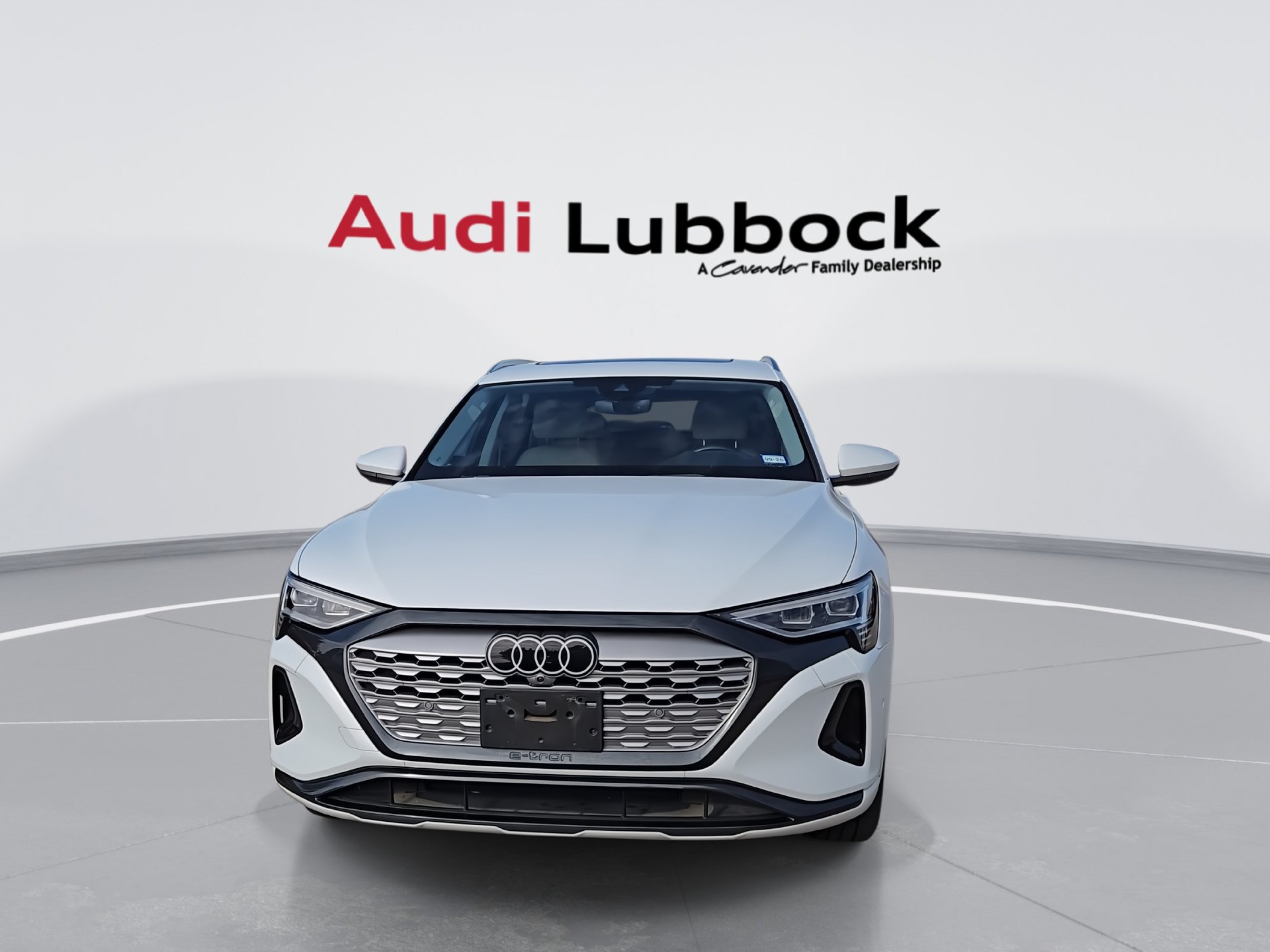 Used 2024 Audi Q8 e-tron Premium Plus AWD/4WD image 3