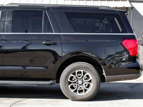 Used 2024 Ford Expedition Max XLT image 23