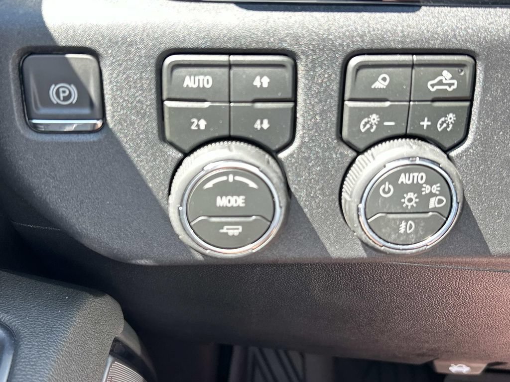 New 2026 Chevrolet Silverado 2500 High Country w/ High Country Premium Package AWD/4WD image 31