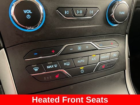 Used 2020 Ford Edge SEL w/ Cold Weather Package AWD/4WD image 8
