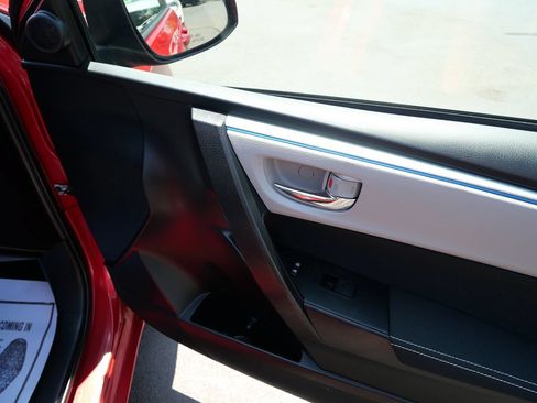 Used 2016 Toyota Corolla LE FWD image 21