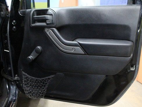 Used 2015 Jeep Wrangler Sport image 9