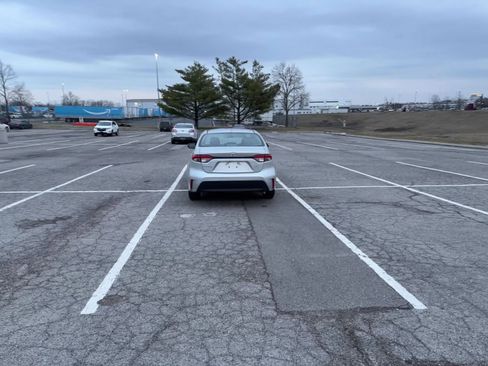 Used 2025 Toyota Corolla LE image 16