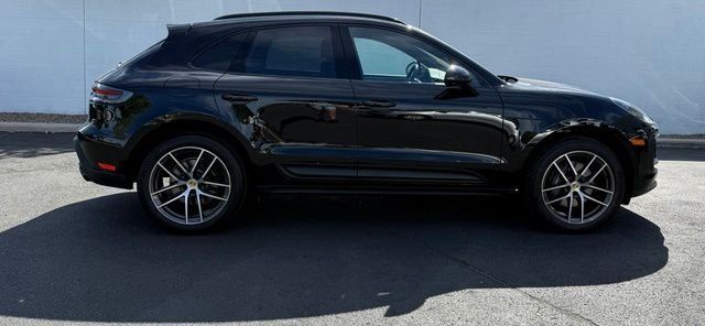 Used 2026 Porsche Macan AWD/4WD image 8