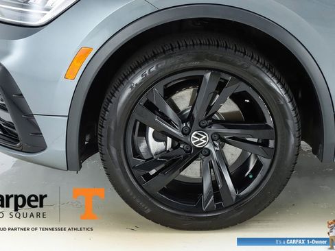 Used 2023 Volkswagen Tiguan SE R-Line image 5
