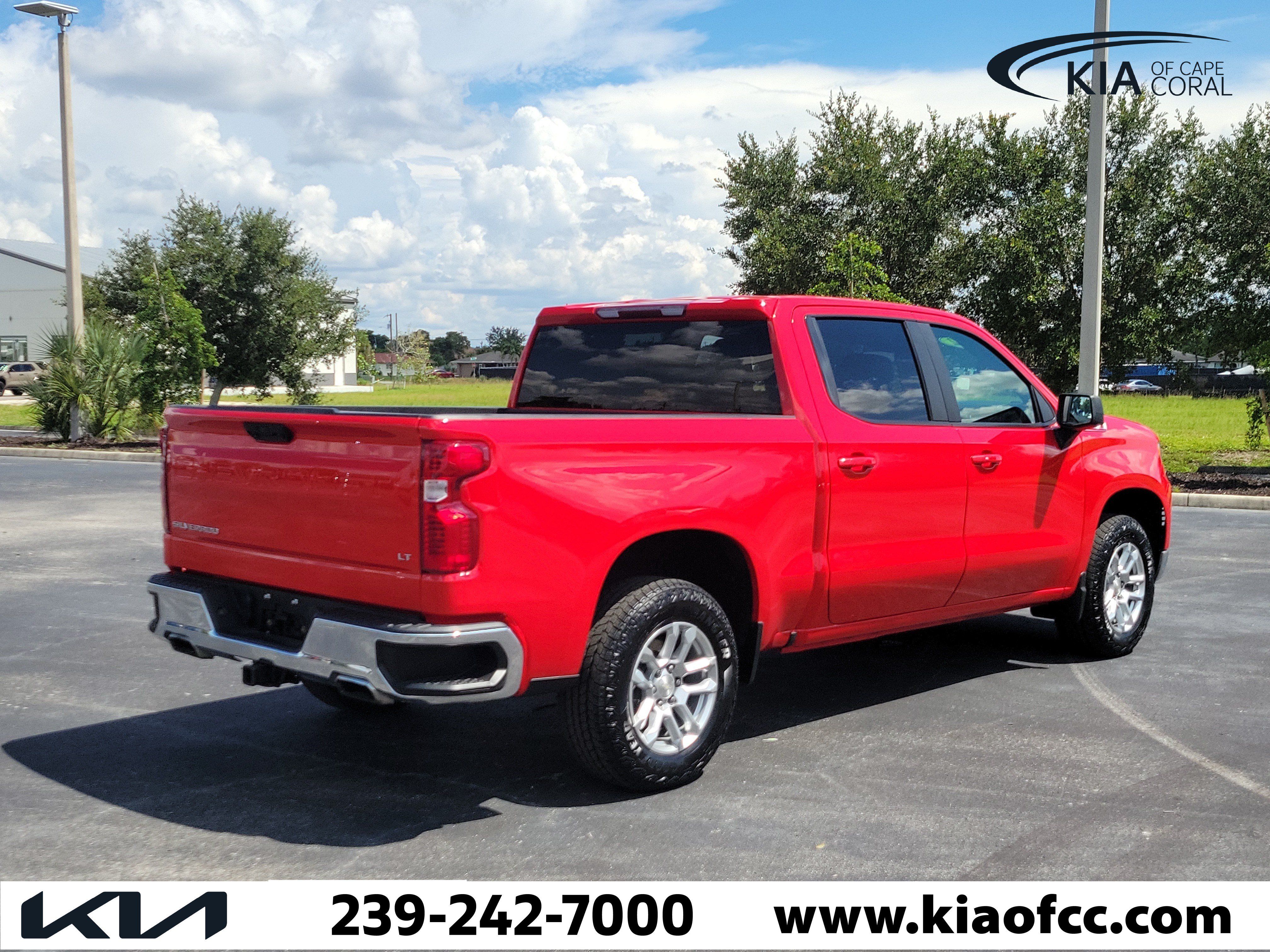 Used 2022 Chevrolet Silverado 1500 LT AWD/4WD image 6