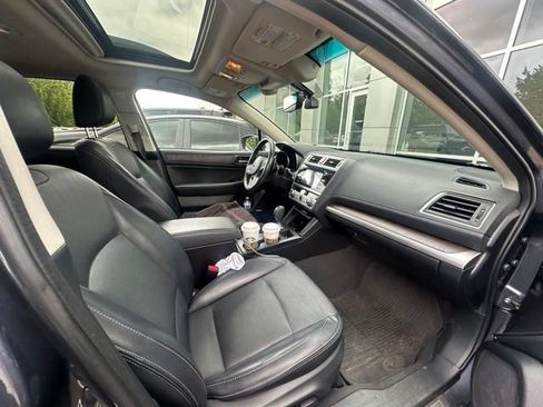 Used 2017 Subaru Outback 2.5i Limited AWD/4WD image 10