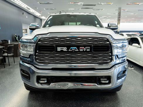 Used 2022 RAM 3500 Limited AWD/4WD image 2