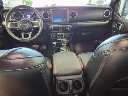 Used 2022 Jeep Wrangler Unlimited Sahara w/ Cold Weather Group AWD/4WD image 20