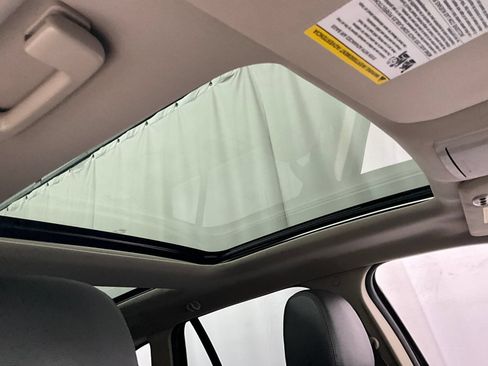 Used 2014 Ford Edge Limited w/ Equipment Group 301A AWD/4WD image 22