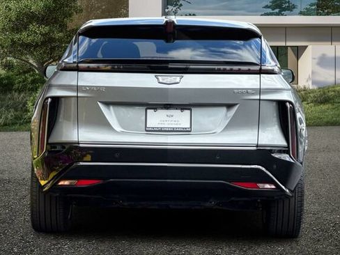 Certified 2024 Cadillac Lyriq Luxury AWD/4WD image 5