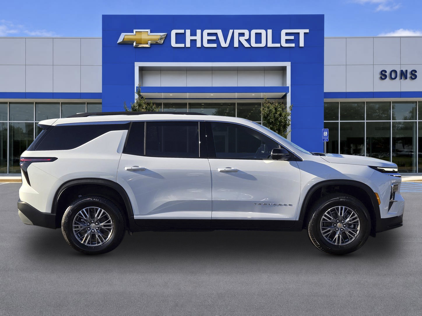 New 2027 Chevrolet Traverse LT w/ Driver Confidence Package FWD image 4
