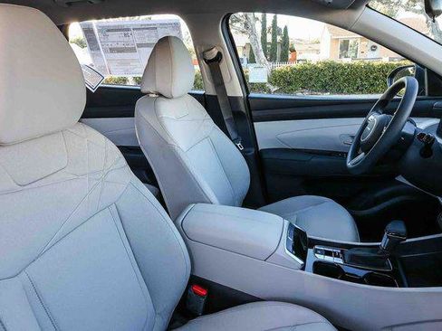 New 2026 Hyundai Tucson SE image 17