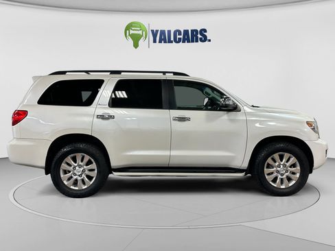 Used 2014 Toyota Sequoia Platinum AWD/4WD image 6