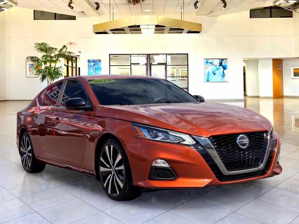 Used 2019 Nissan Altima 2.5 SR w/ SR Premium Package FWD image 3