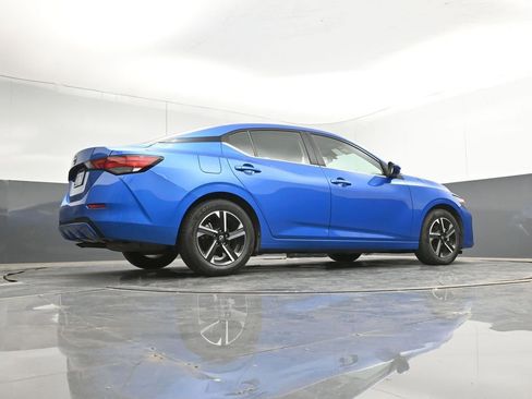 Used 2025 Nissan Sentra SV FWD image 43