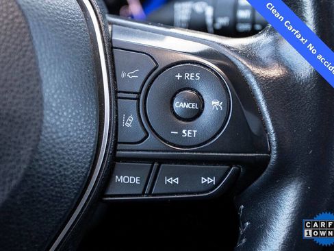 Used 2022 Toyota Corolla Cross XLE image 31