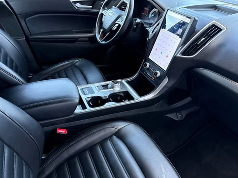 Used 2022 Ford Edge SEL image 17