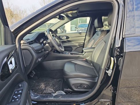 New 2026 Jeep Compass Latitude w/ Sun and Sound Group AWD/4WD image 11