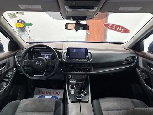 Used 2023 Nissan Rogue SV image 40