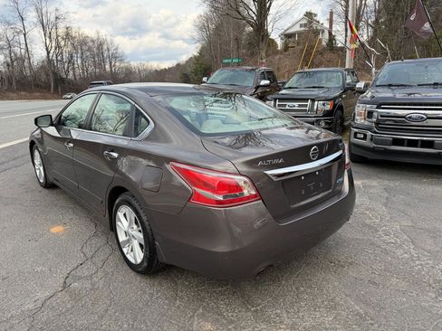 Used 2013 Nissan Altima 2.5 SL w/ Technology Pkg image 5