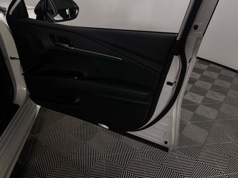 Used 2025 Toyota Camry XSE image 33