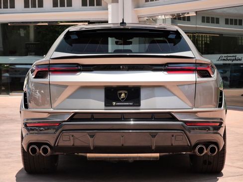 Used 2023 Lamborghini Urus Performante AWD/4WD image 4